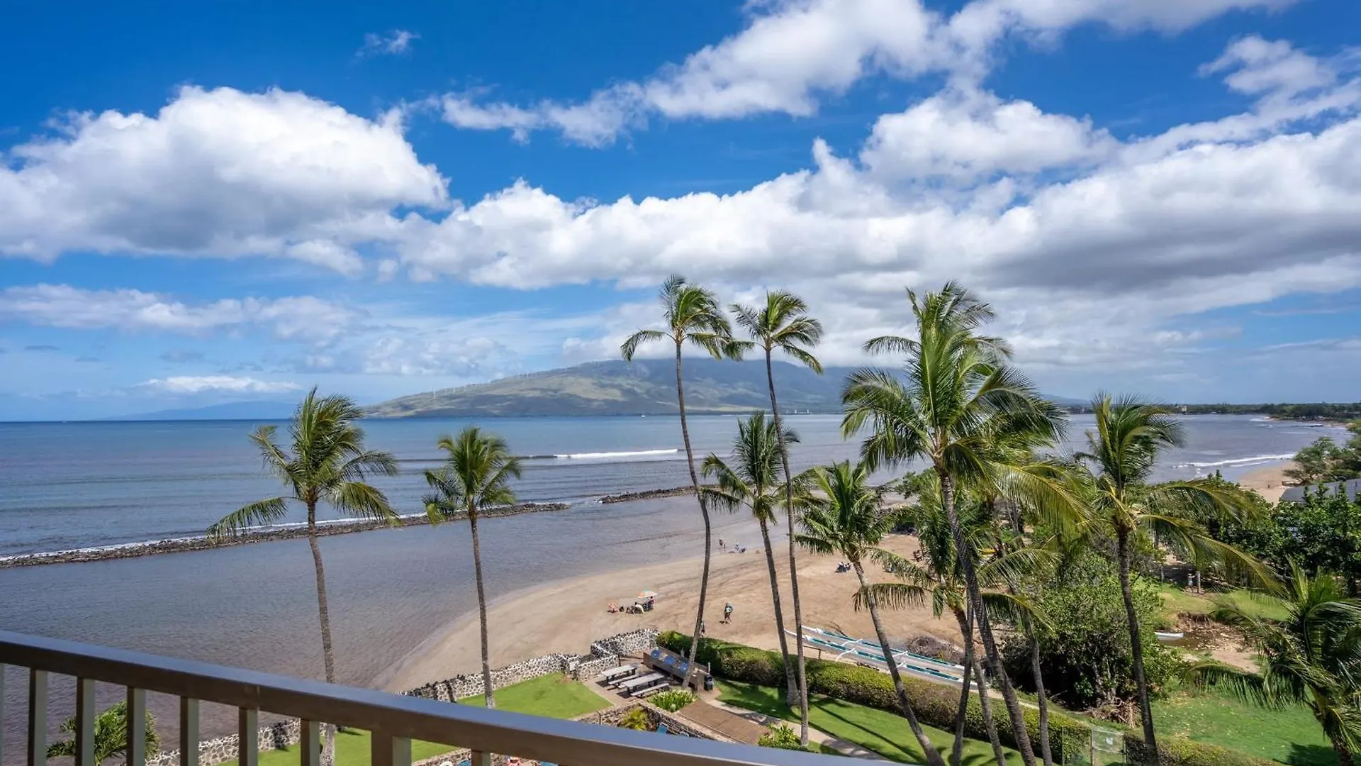 Upscale Oceanfront Penthouse Vistas Apartment *