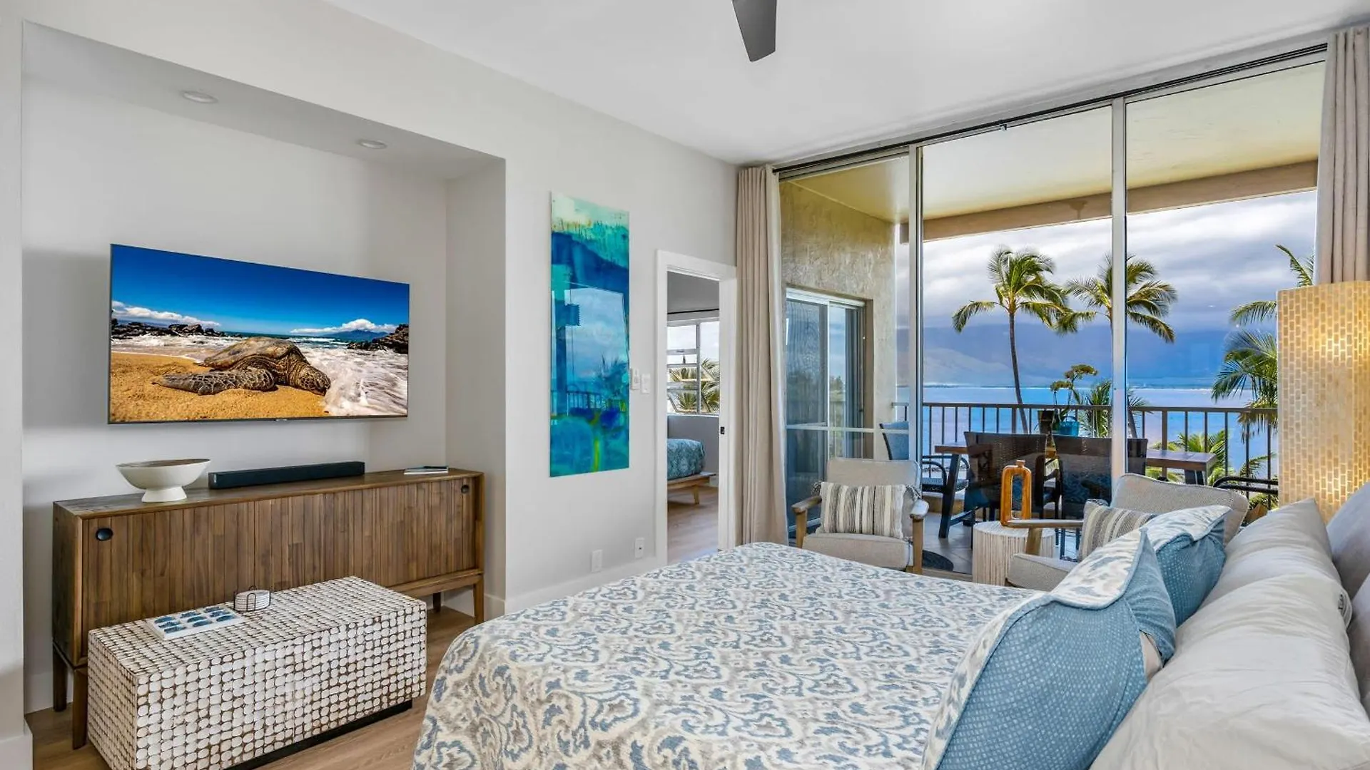 Upscale Oceanfront Penthouse Vistas Apartment Kihei