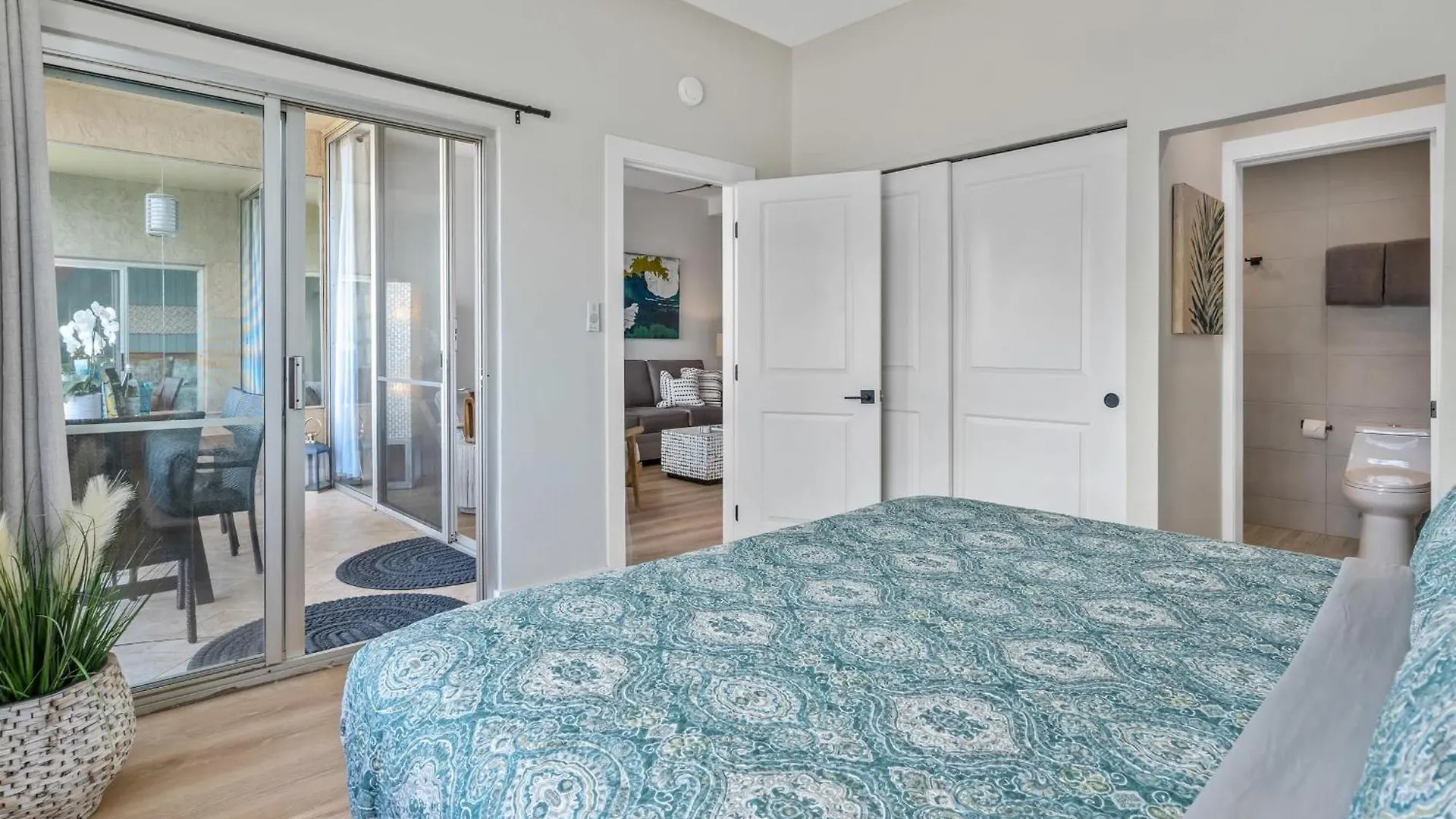 Upscale Oceanfront Penthouse Vistas * Kihei