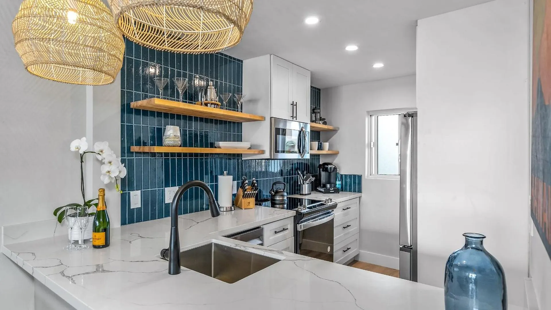 Upscale Oceanfront Penthouse Vistas Kihei