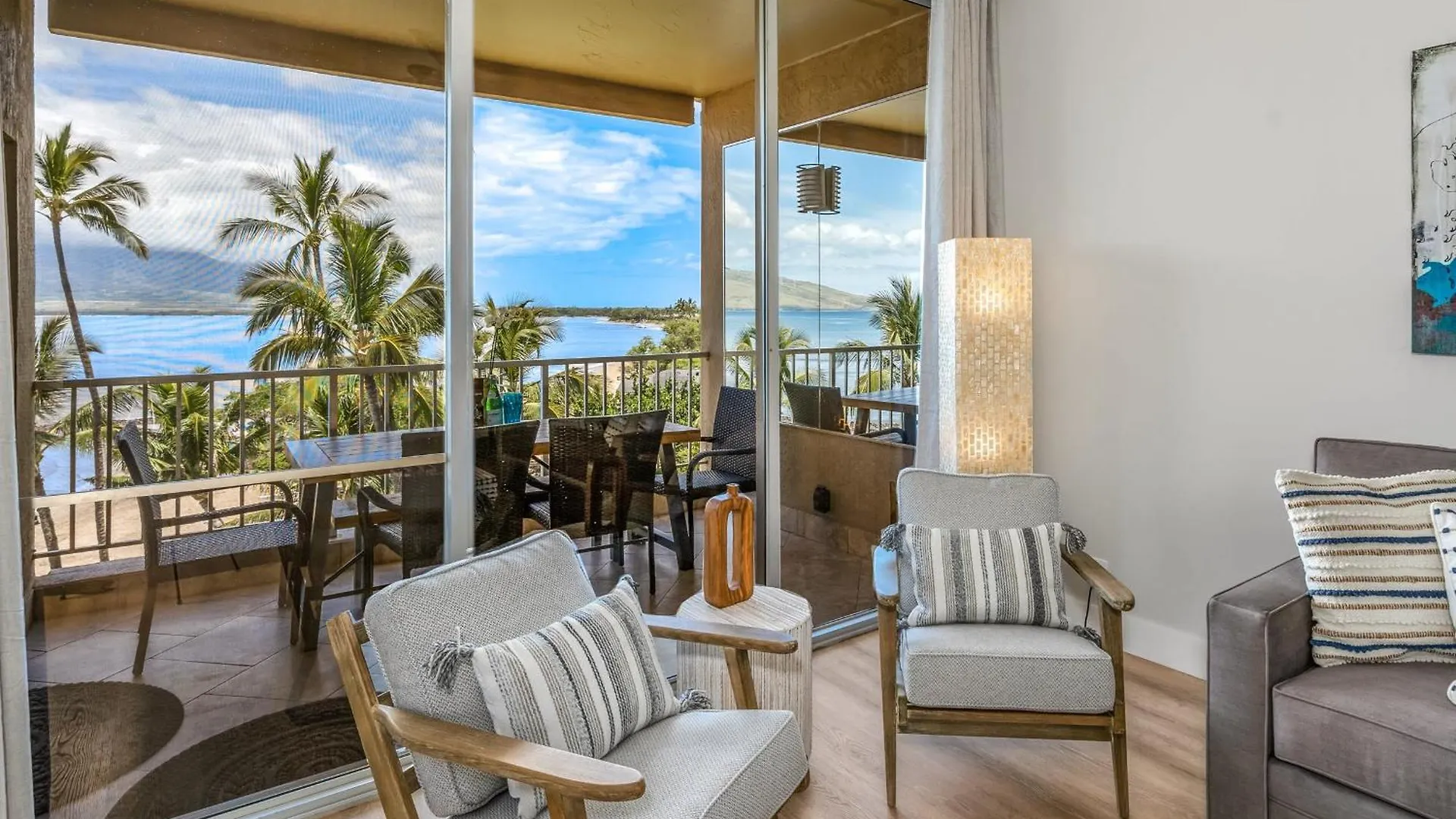 Upscale Oceanfront Penthouse Vistas * Kihei
