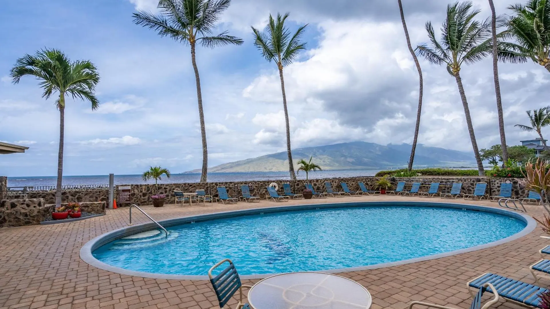 2 Bedroom 2 Bath Luxury Oceanfront Vistas Holiday home *