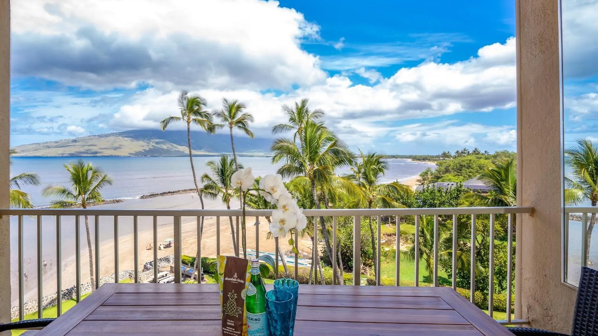 Upscale Oceanfront Penthouse Vistas Kihei