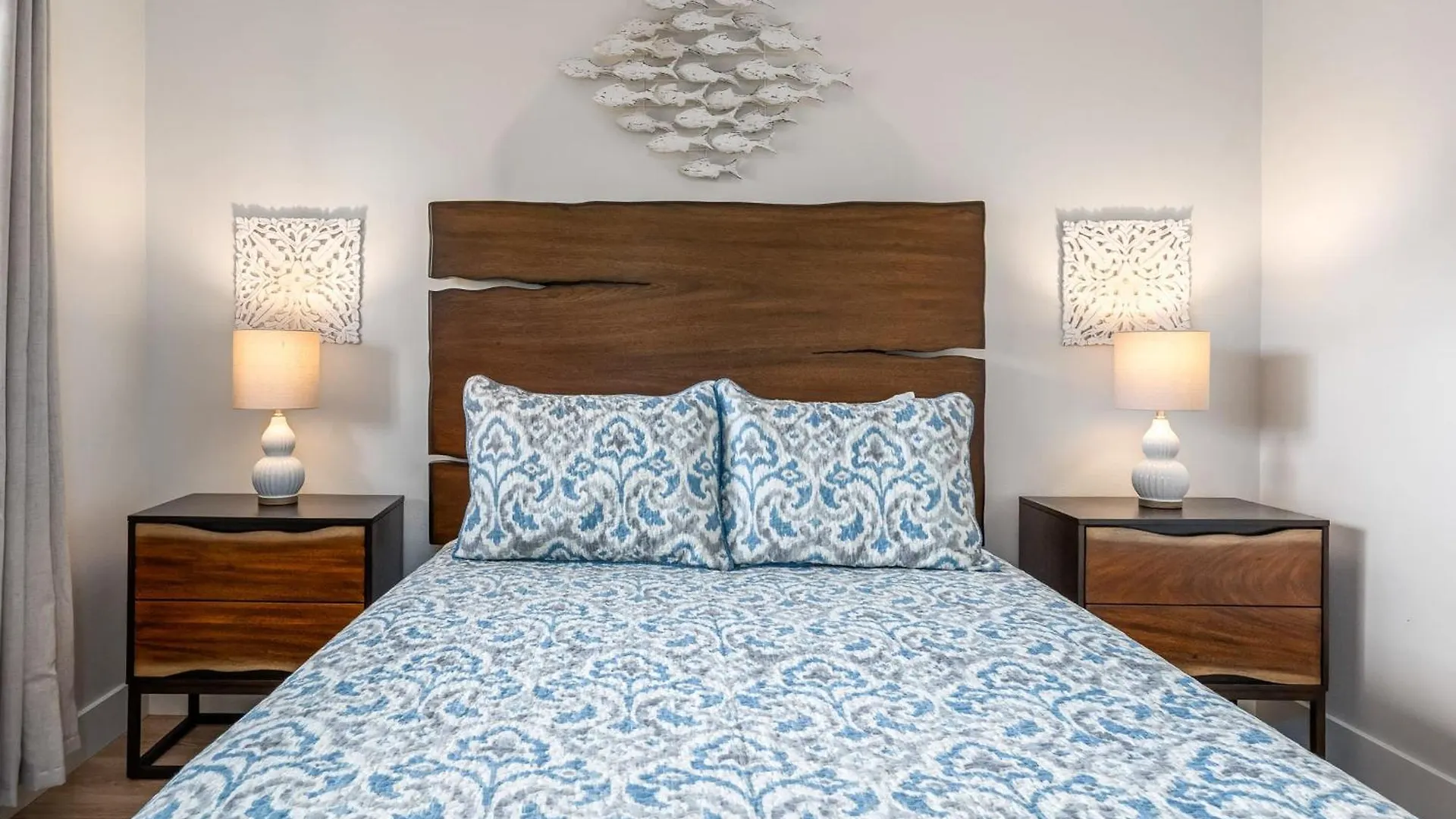 2 Bedroom 2 Bath Luxury Oceanfront Vistas *