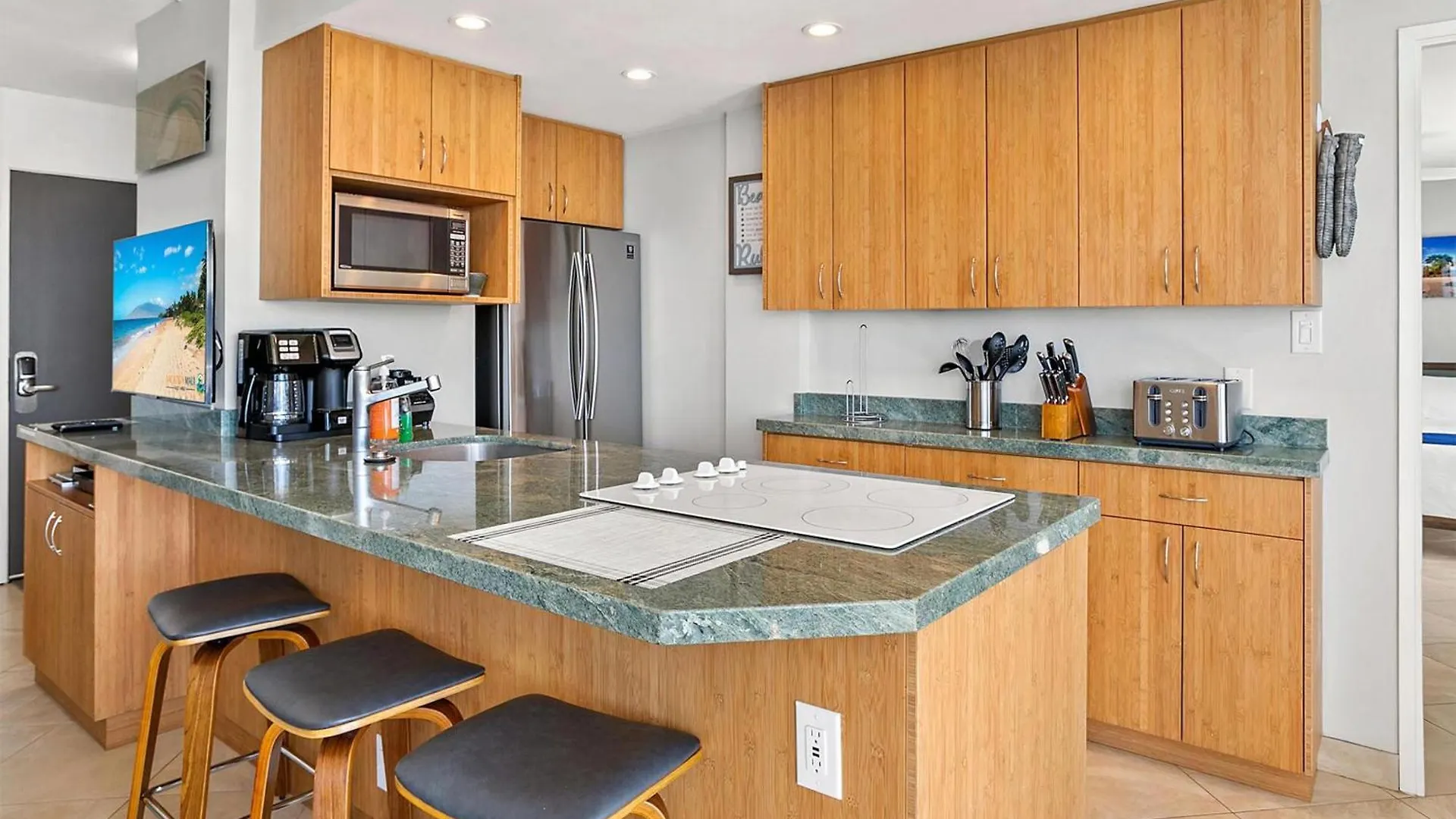 Kamaole Nalu 305, Breathtaking Ocean Views, Ac