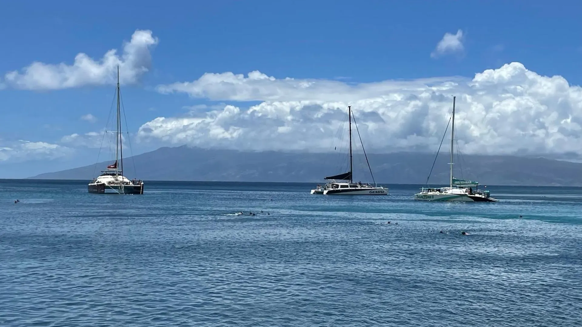 Deluxe Panoramic Ocean View - Dual Ac - Renovated - Fully Equipped - Self Mgmt Free Parking *
