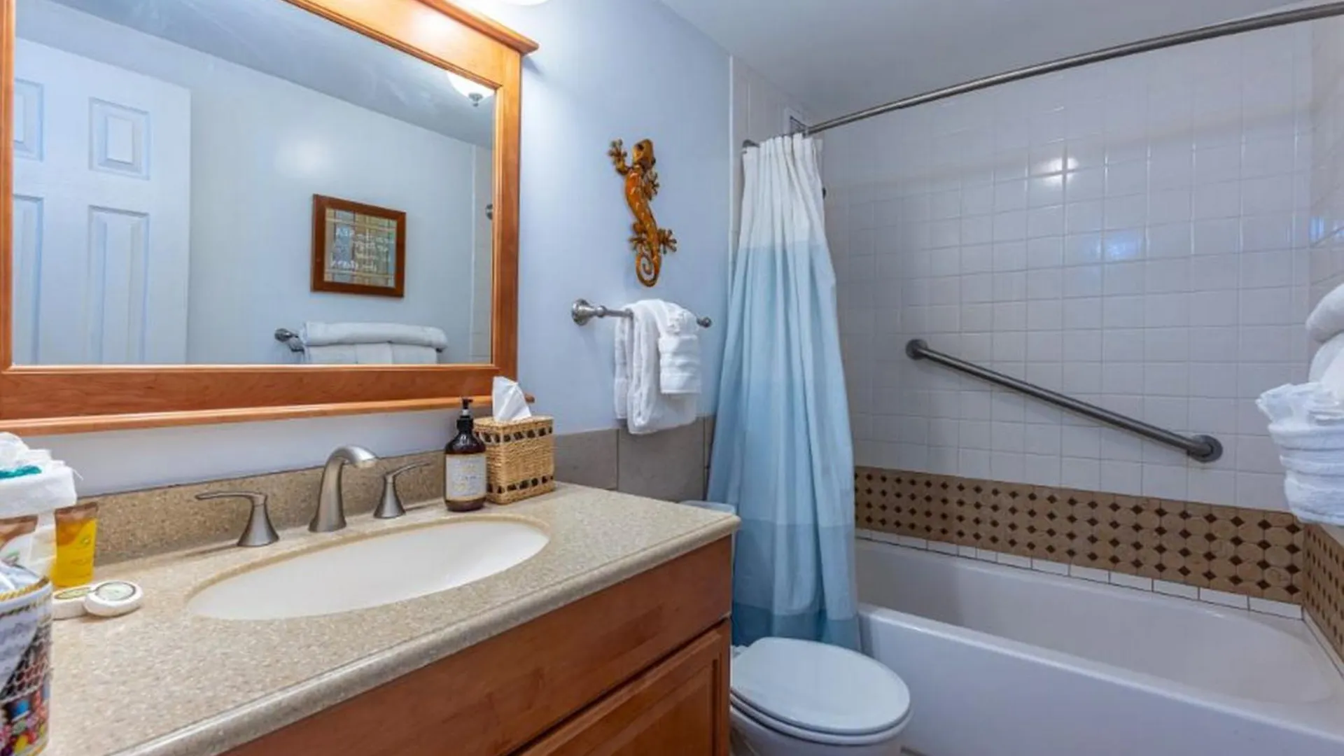 Menehune Shores #423 Apartment