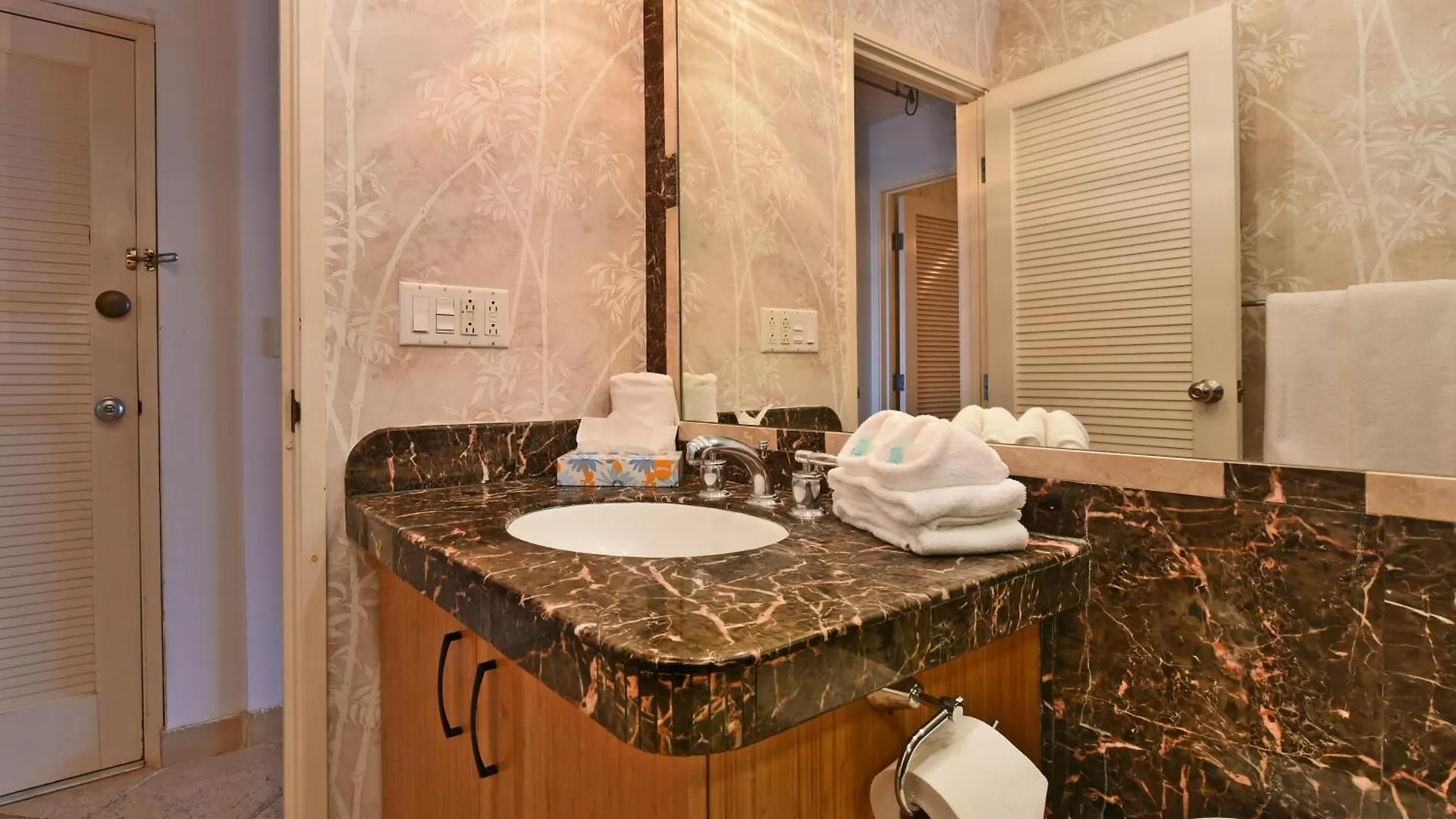 Makani Sands #102 Apartment *