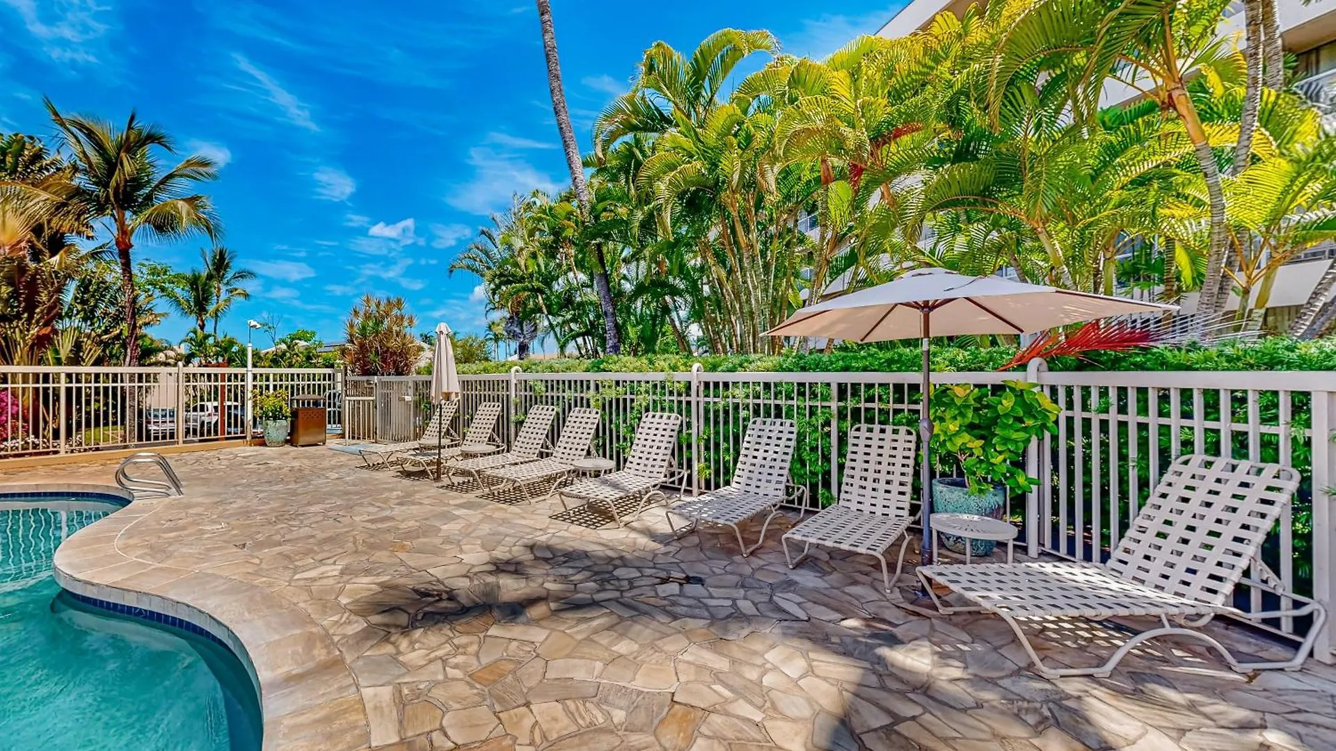 Maui Banyan B204 *