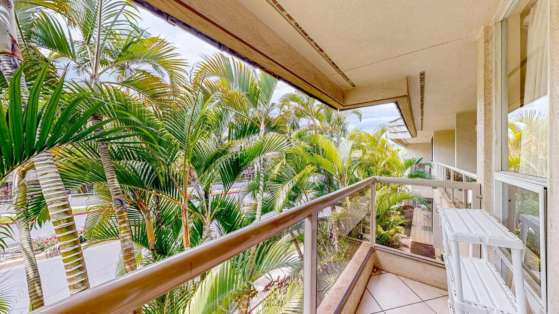 Apartment Maui Banyan B204 *