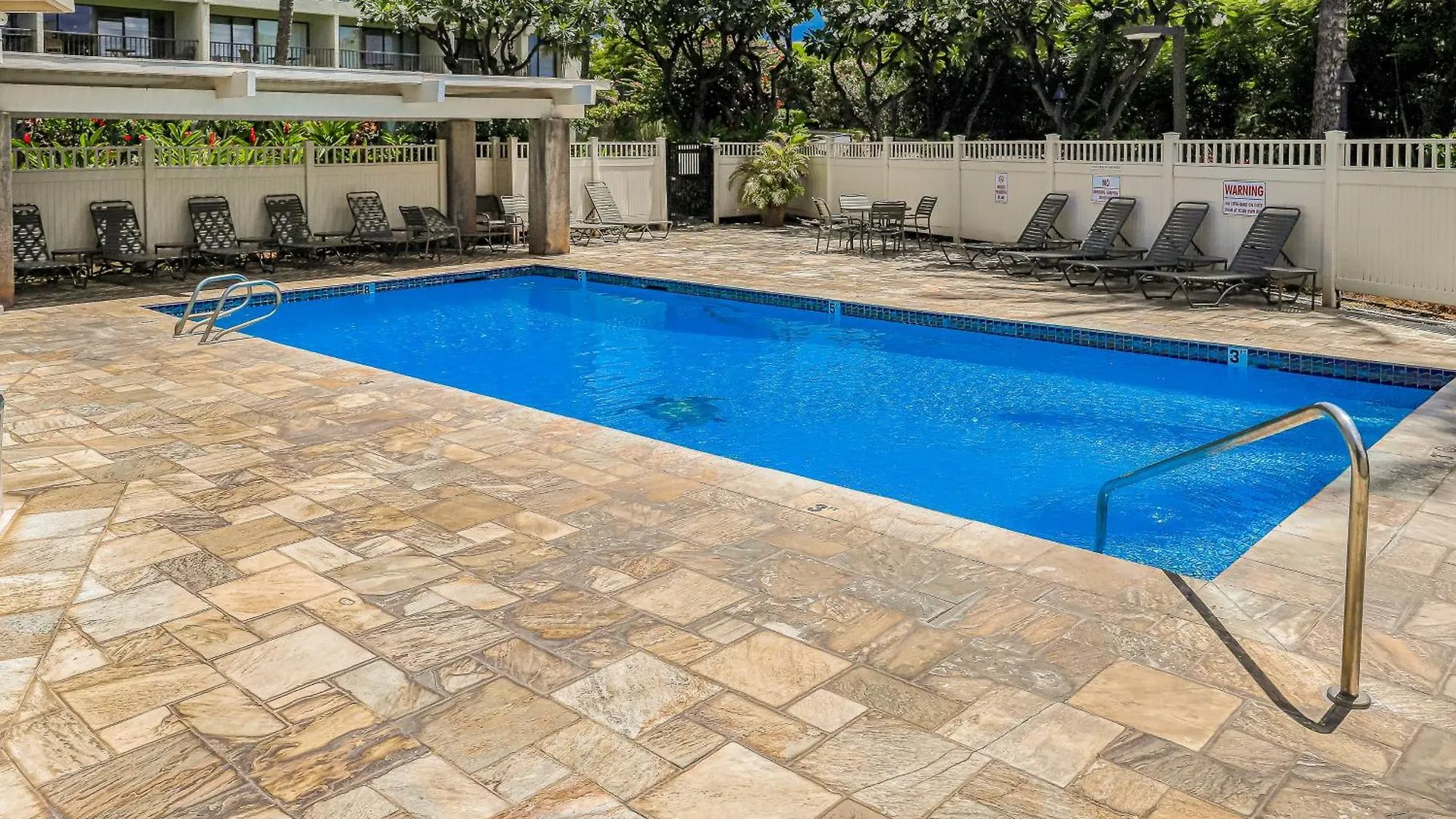 Kihei Akahi Aparthotel