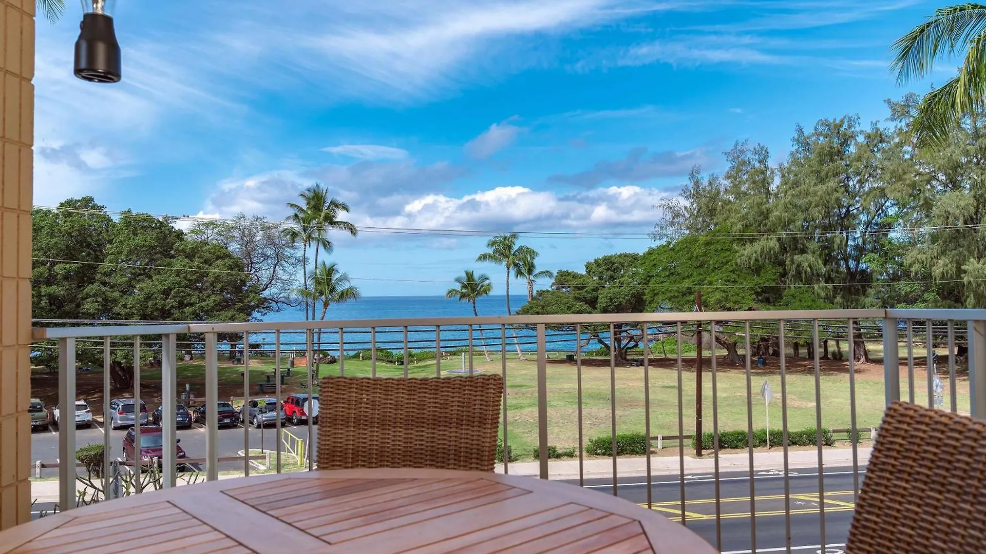Haleakala Shores A-302 - Stunning Ocean View Holiday home *