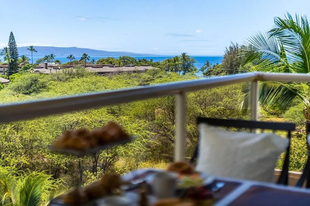 Apartment Ocean View Penthouse: Steps To Beach, Fast Wi-fi