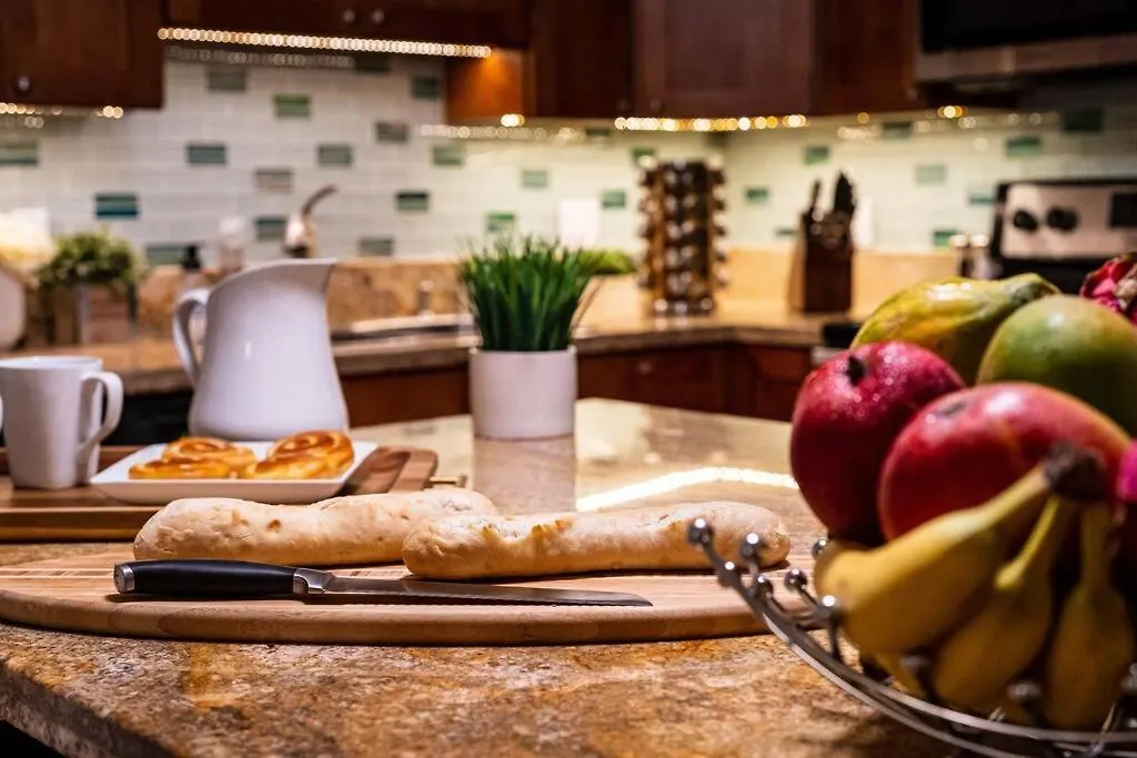 Apartment Luxury Suite, Pool, Walk To