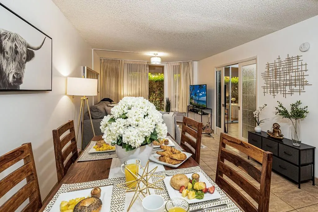 Luxury Suite, Pool, Walk To *