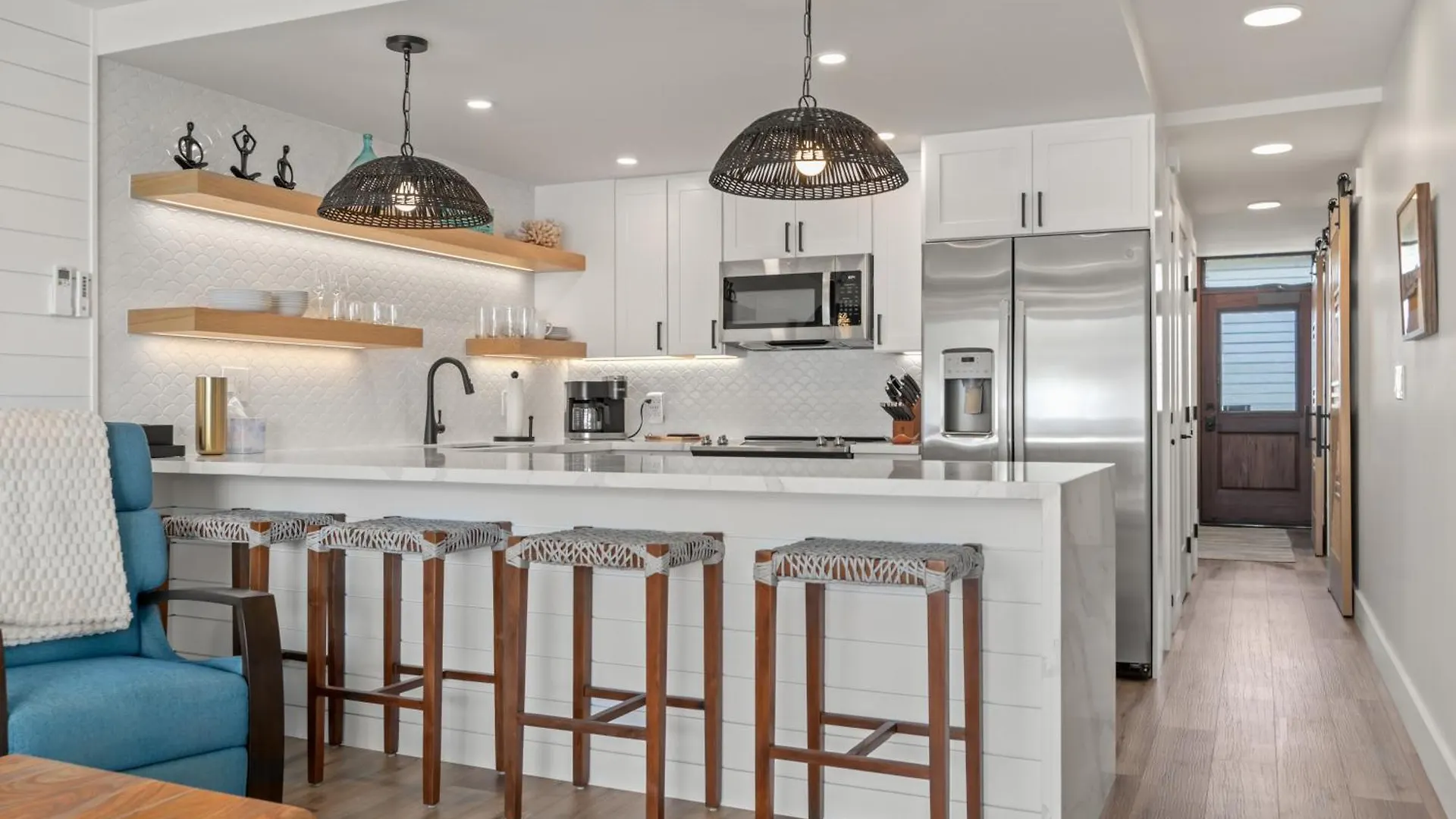Fully Remodeled Ocean Front Comfort Hkok316