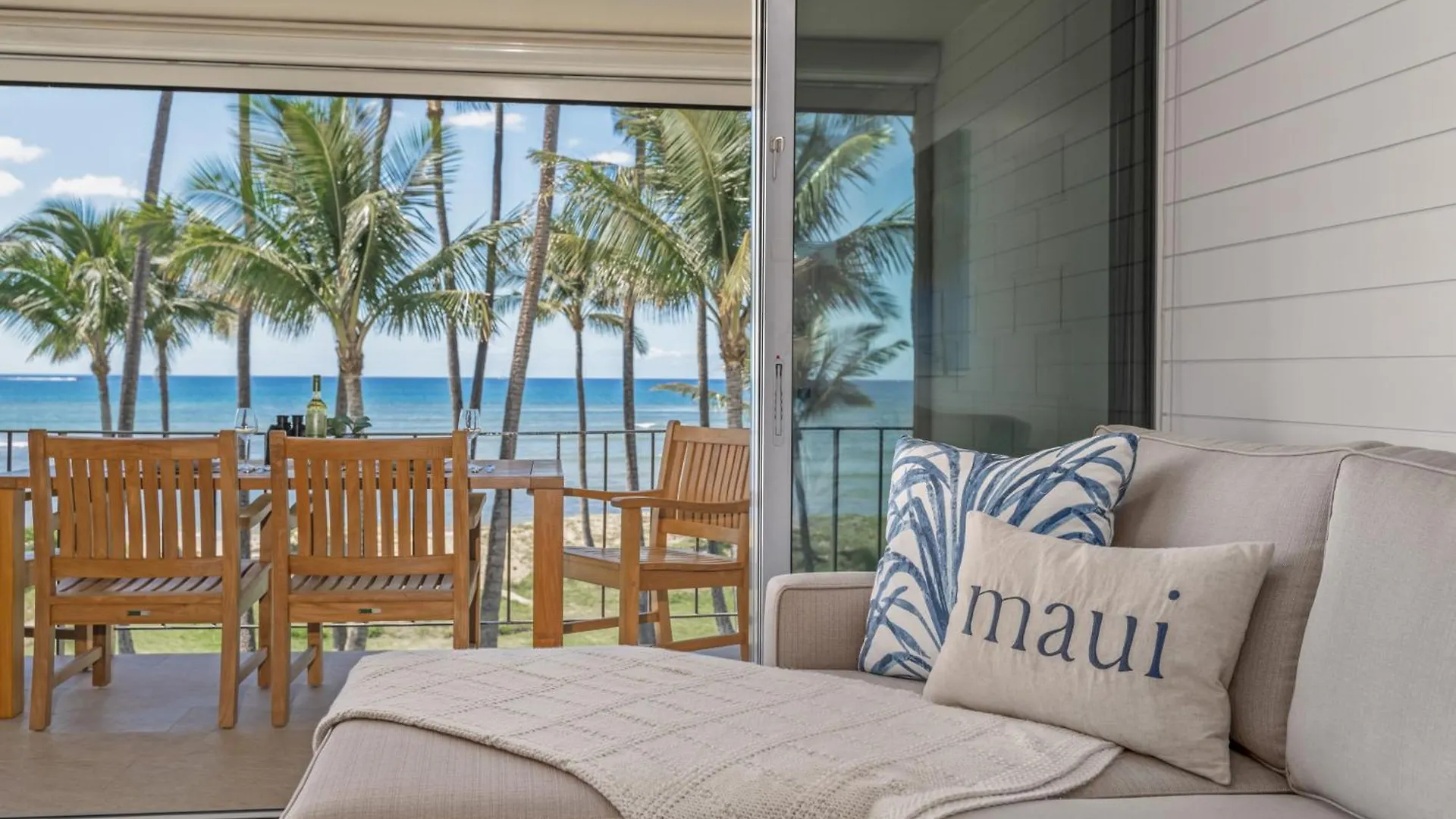 Fully Remodeled Ocean Front Comfort Hkok316 Holiday home *