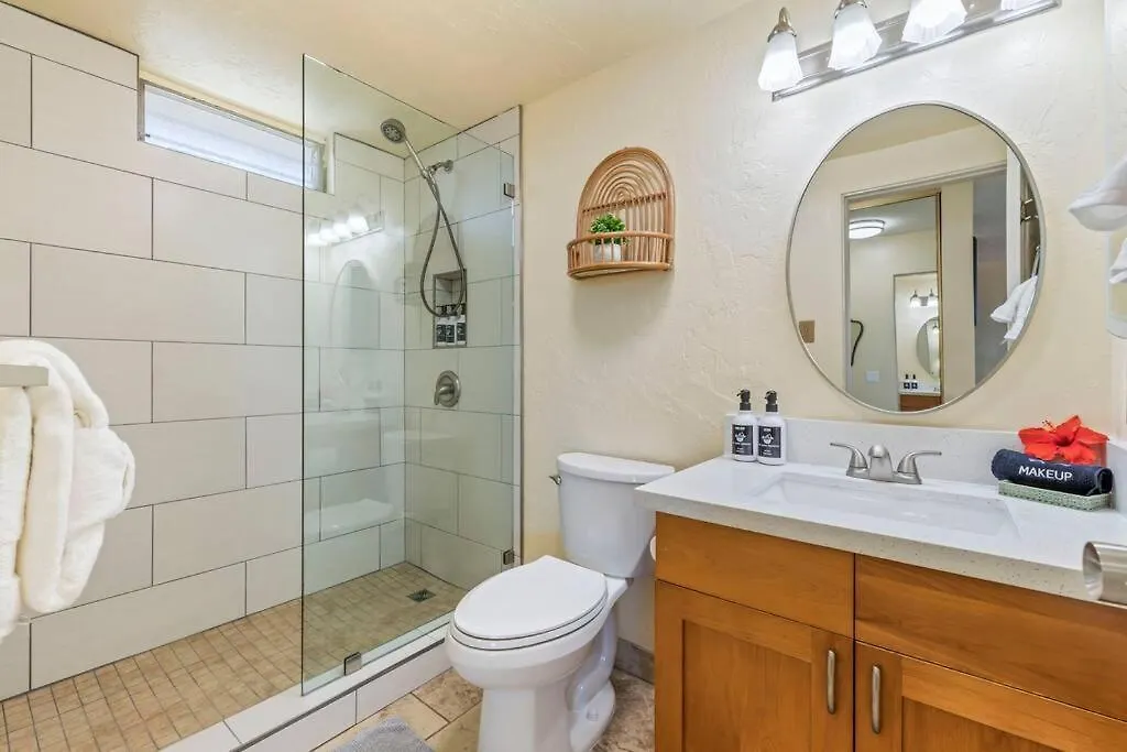 Apartment Nani Kai Hale 208- Beachfront 1 Bedroom 2 Bathroom Condo, Oceanview *