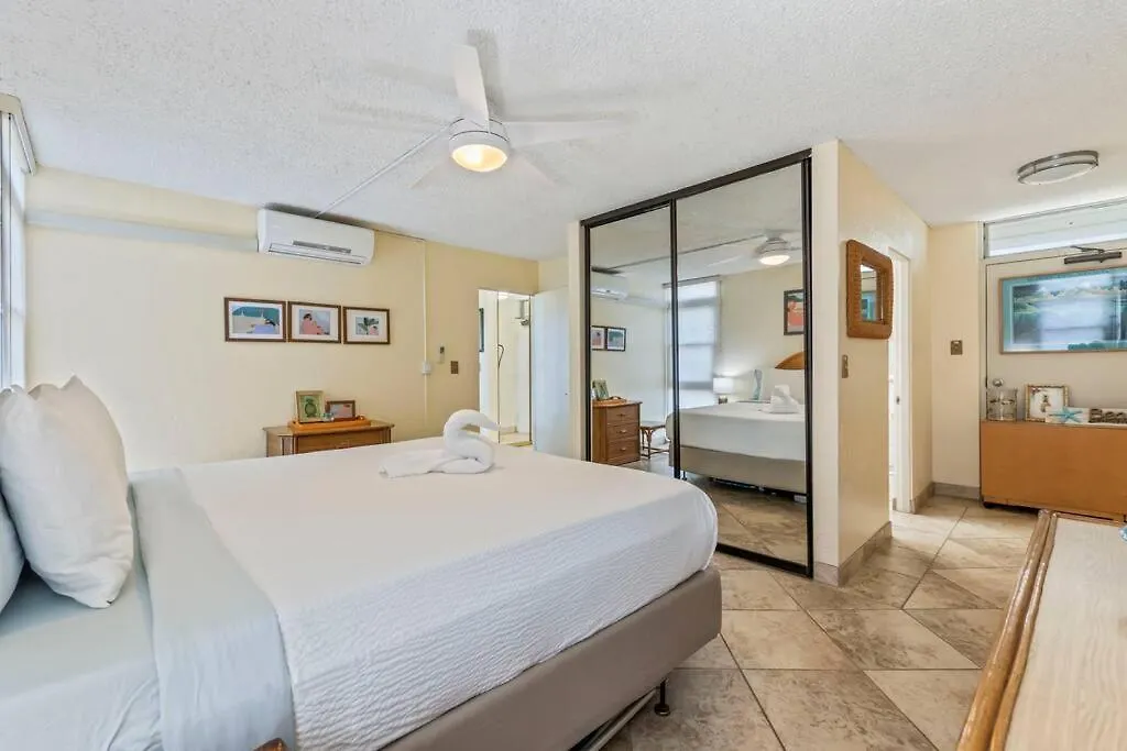 Nani Kai Hale 208- Beachfront 1 Bedroom 2 Bathroom Condo, Oceanview Kihei