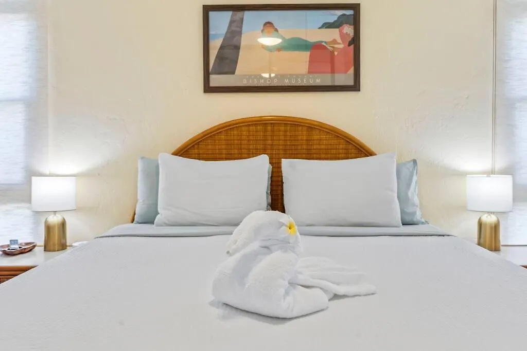 Nani Kai Hale 208- Beachfront 1 Bedroom 2 Bathroom Condo, Oceanview Apartment *