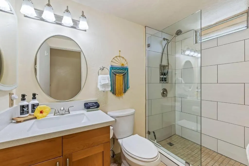 Nani Kai Hale 208- Beachfront 1 Bedroom 2 Bathroom Condo, Oceanview * Kihei