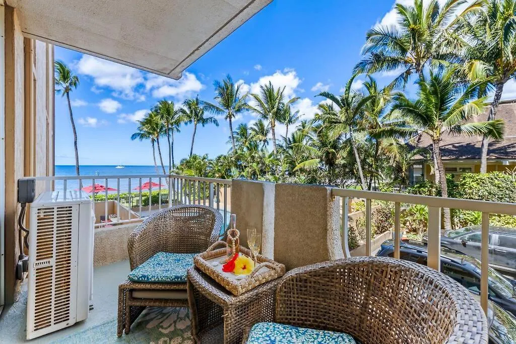 Nani Kai Hale 208- Beachfront 1 Bedroom 2 Bathroom Condo, Oceanview Apartment Kihei
