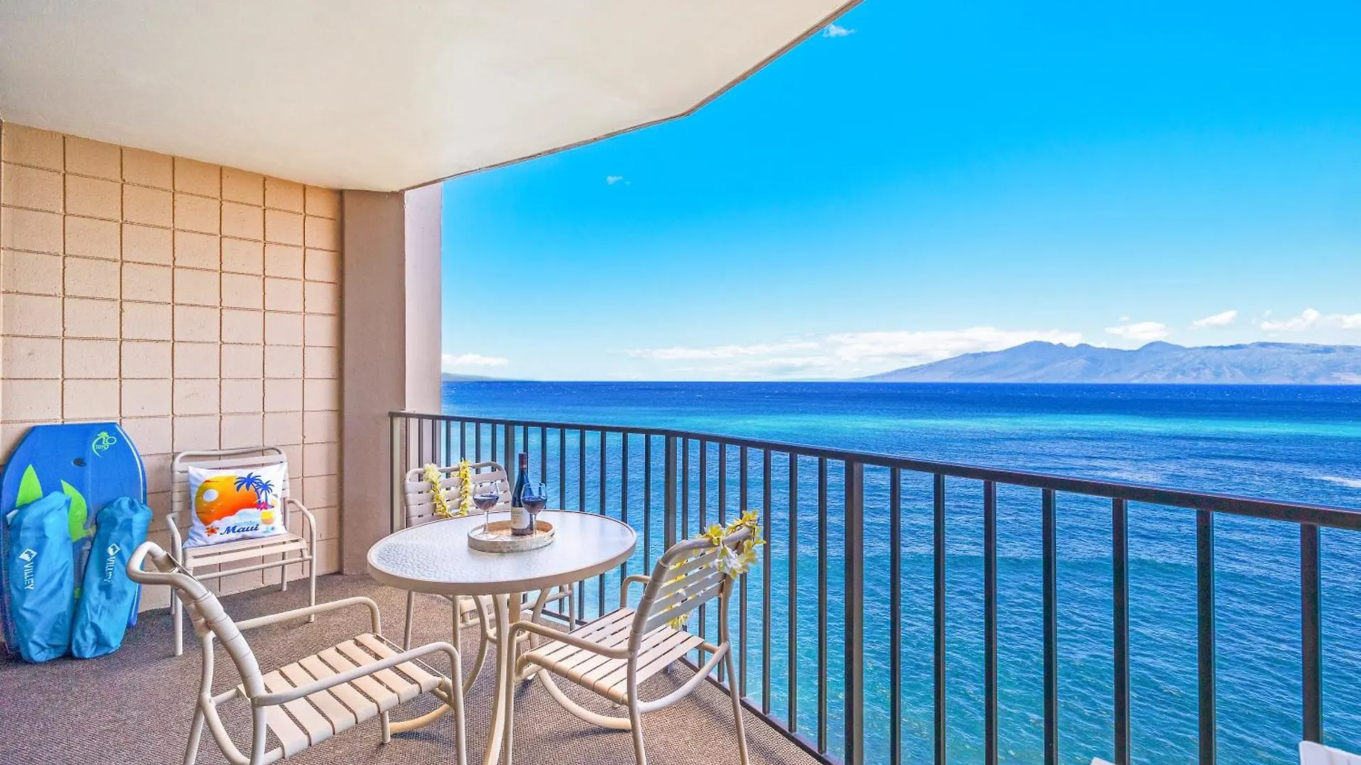 Ac Beachfront With Sandy Beach, Snorkel, Whale Watching