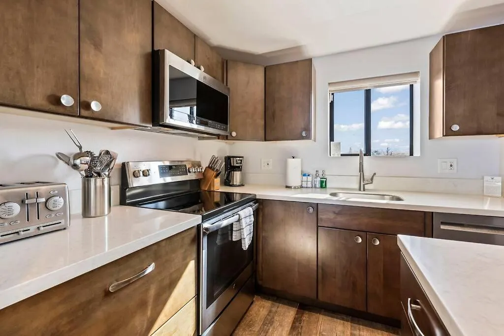 501- Remodeled 2 Bedroom Oceanfront Gem On 6 Mile