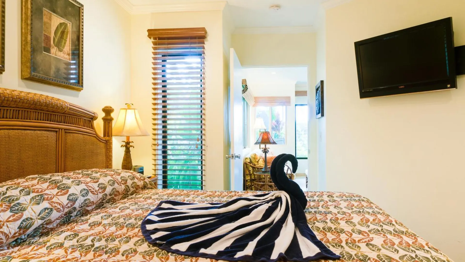 Hale Napili Aparthotel 4*