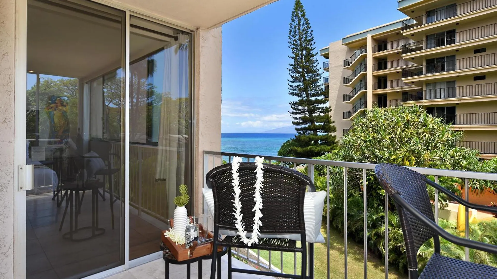 Royal 301 * Kahana