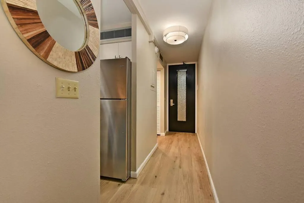 Renovated 8th Floor At The Mahana!! Apartment