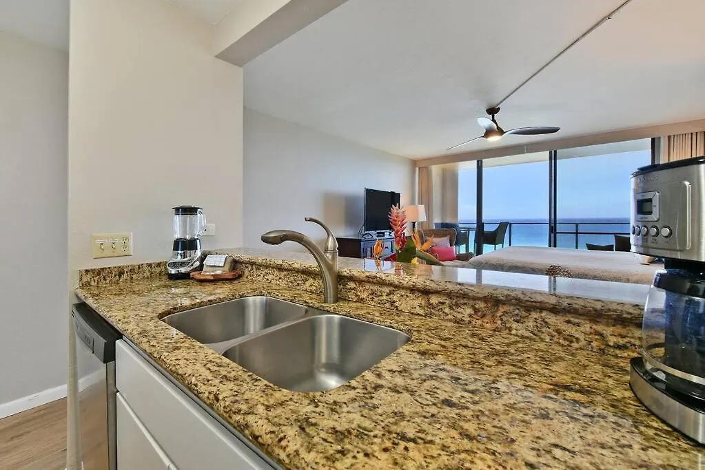 Renovated 8th Floor At The Mahana!! Apartment
