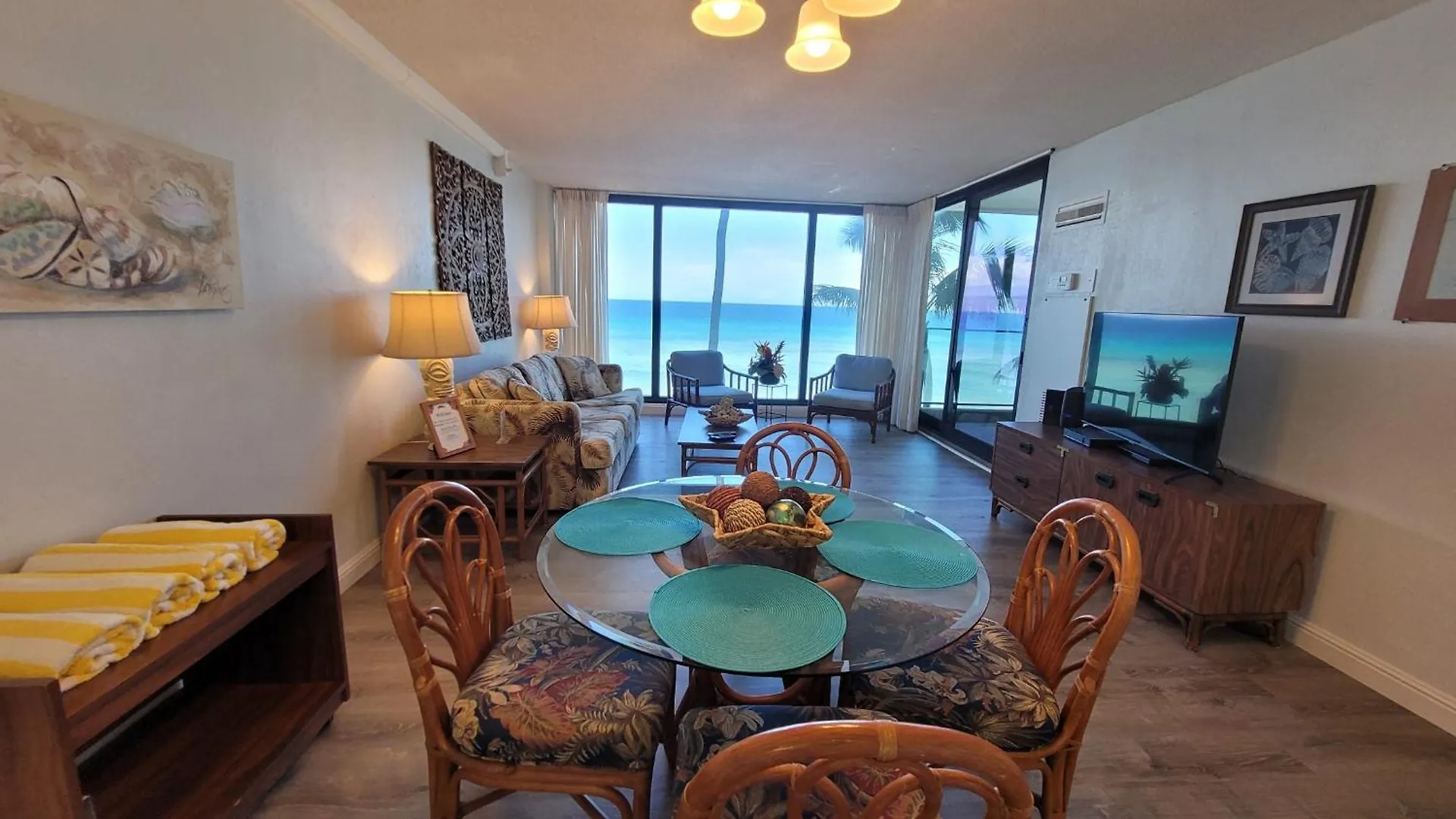 Oceanfront Views & Remodeled! - Mk306 Holiday home Kahana