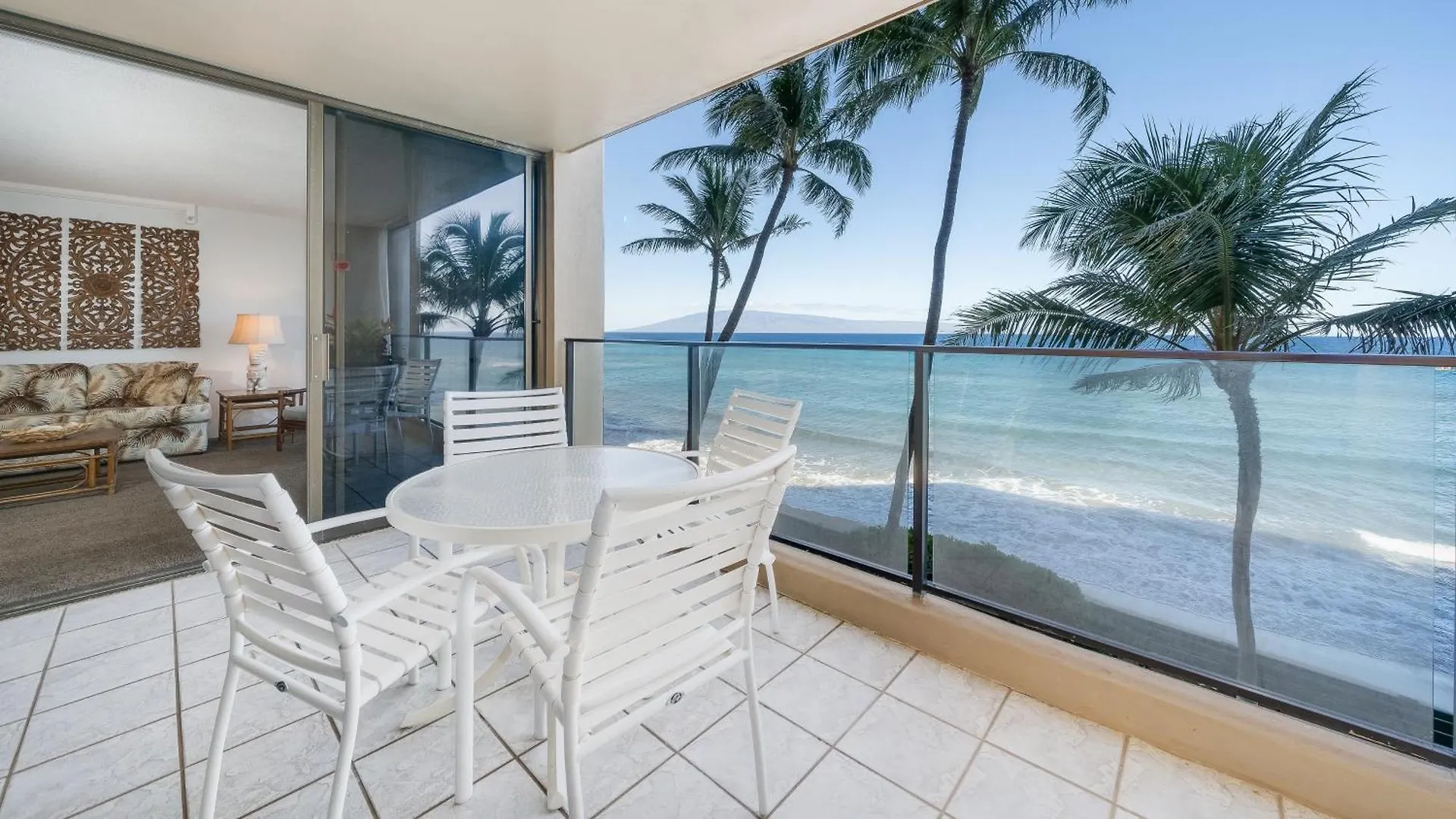 Oceanfront Views & Remodeled! - Mk306 Holiday home Kahana