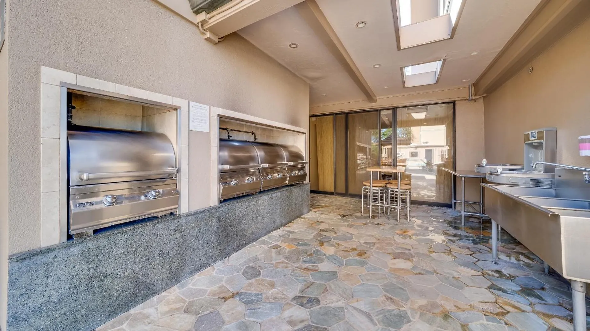 Oceanfront Views & Remodeled! - Mk306 * Kahana