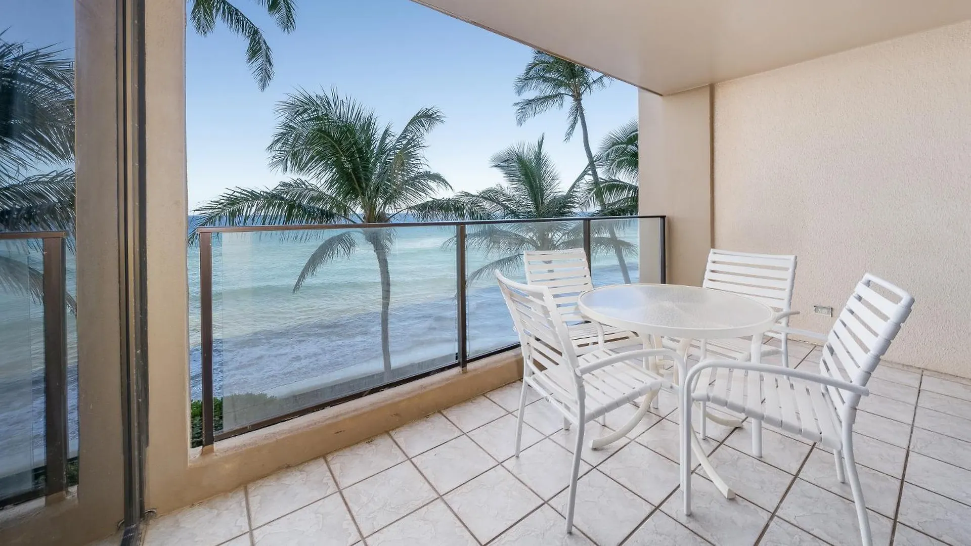 Holiday home Oceanfront Views & Remodeled! - Mk306