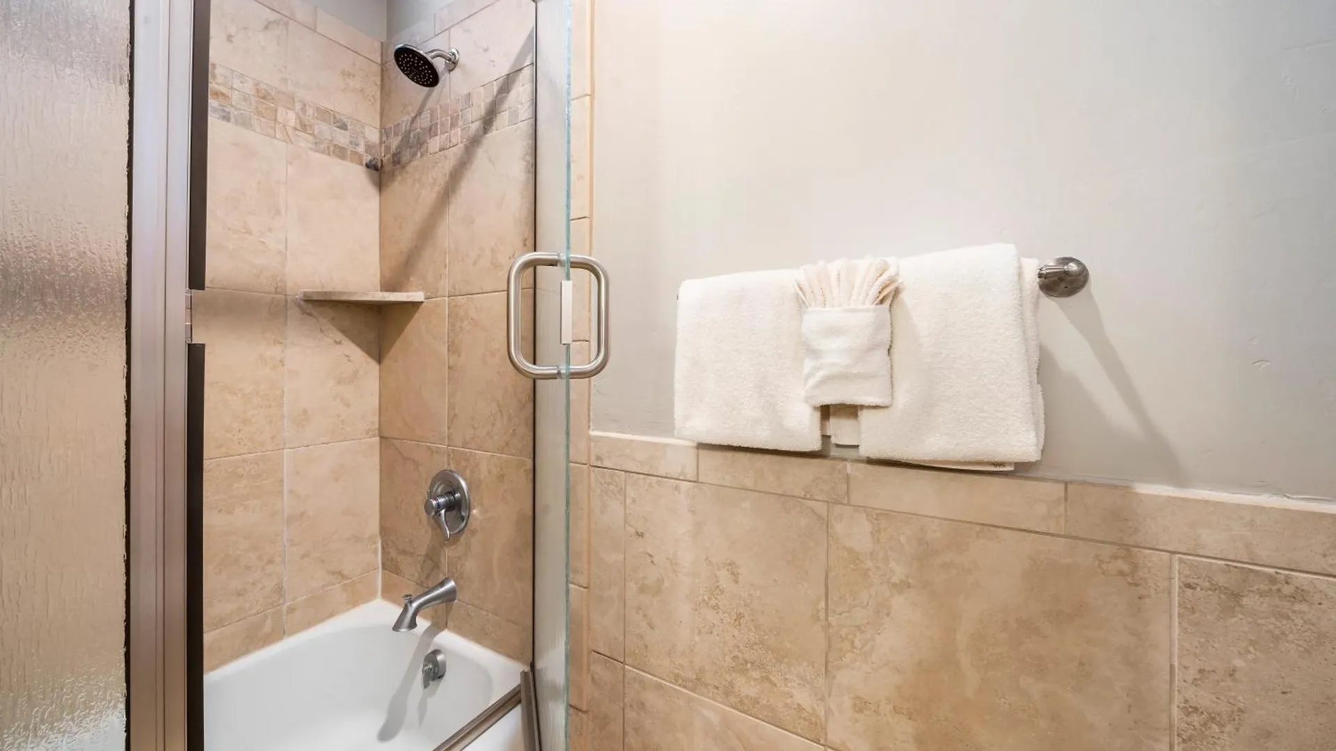 Holiday home Memories Await @ Remodeled Ks E8 - Sullivan Kahana