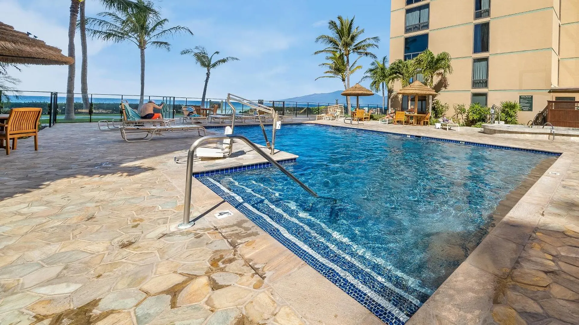 Oceanfront Views & Remodeled! - Mk306 Holiday home *