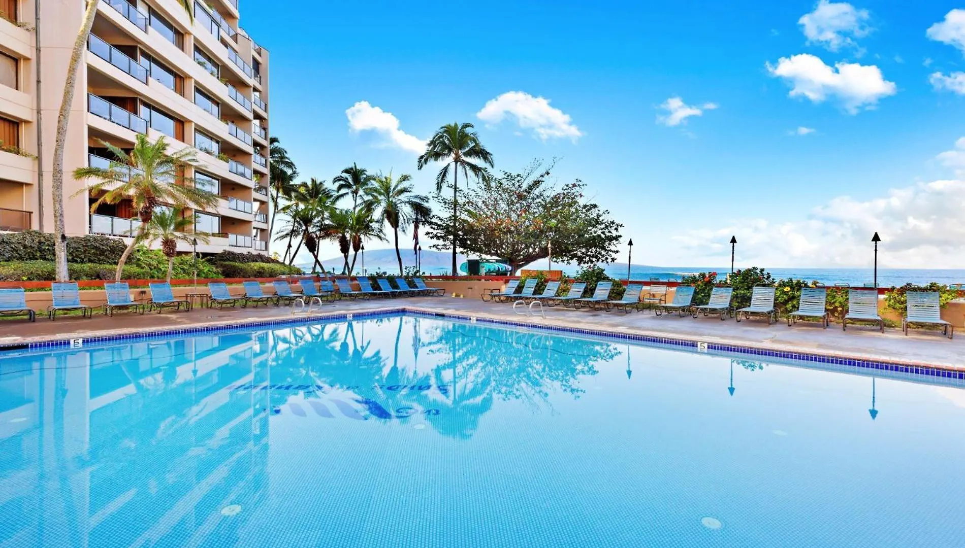 Oceanview, Corner Renovated Unit W Ac! Sk366