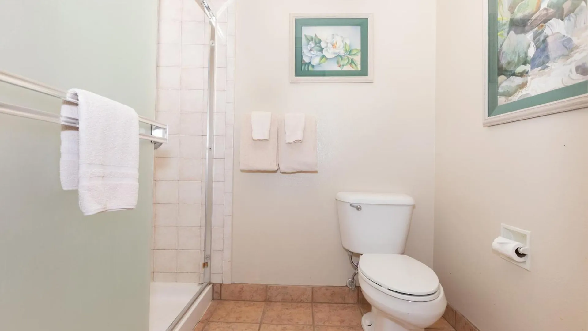 Oceanview, Corner Renovated Unit W Ac! Sk366 *