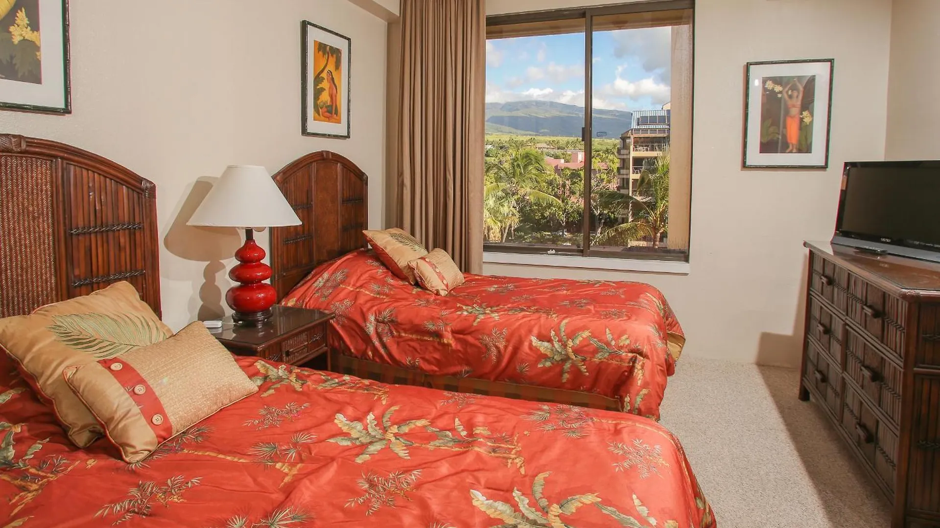 Oceanview, Corner Renovated Unit W Ac! Sk366 *