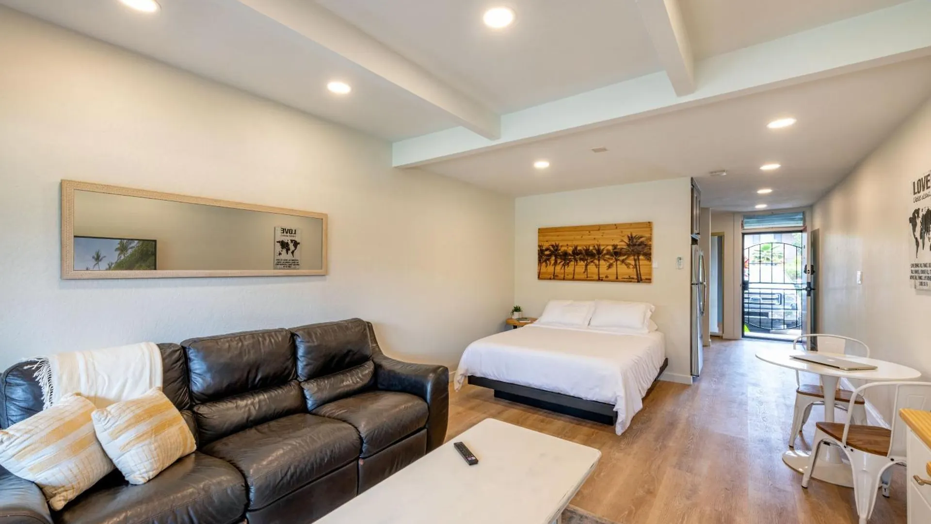 Apartmanhotel 3mins Walk To Beach! Laundry, Pool, Hot Tub &