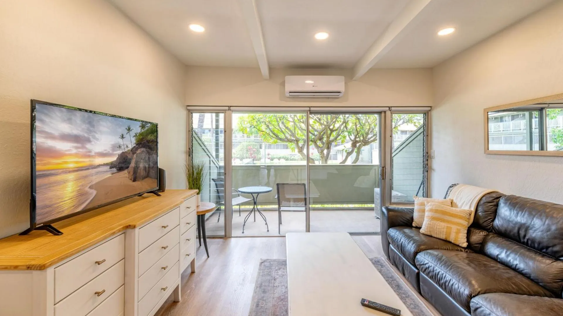 3mins Walk To Beach! Laundry, Pool, Hot Tub & Apartmanhotel *