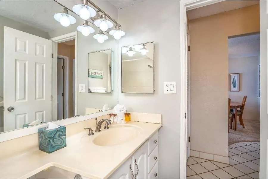 Menehune Shores, #517 Apartment