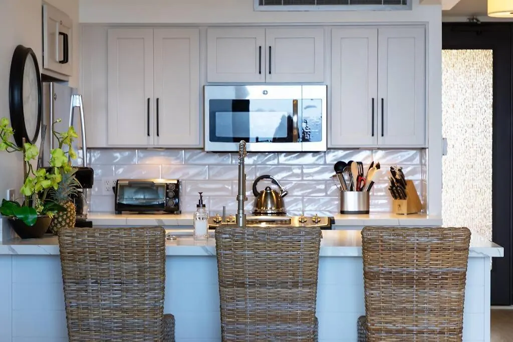 Apartment Ocean Views On Maui! Perfect For Honeymooners!! Kahana
