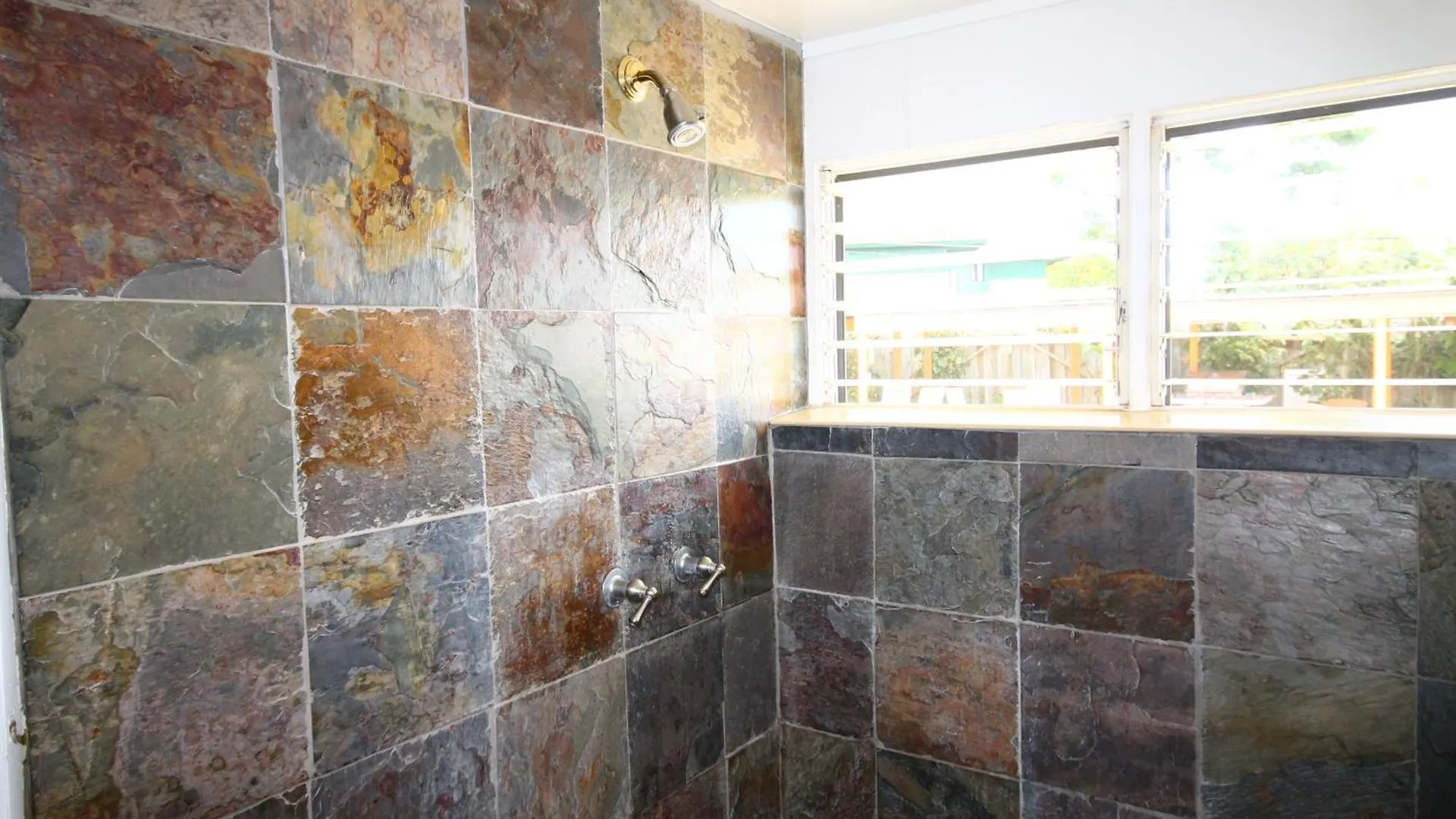 Wailuku Guesthouse