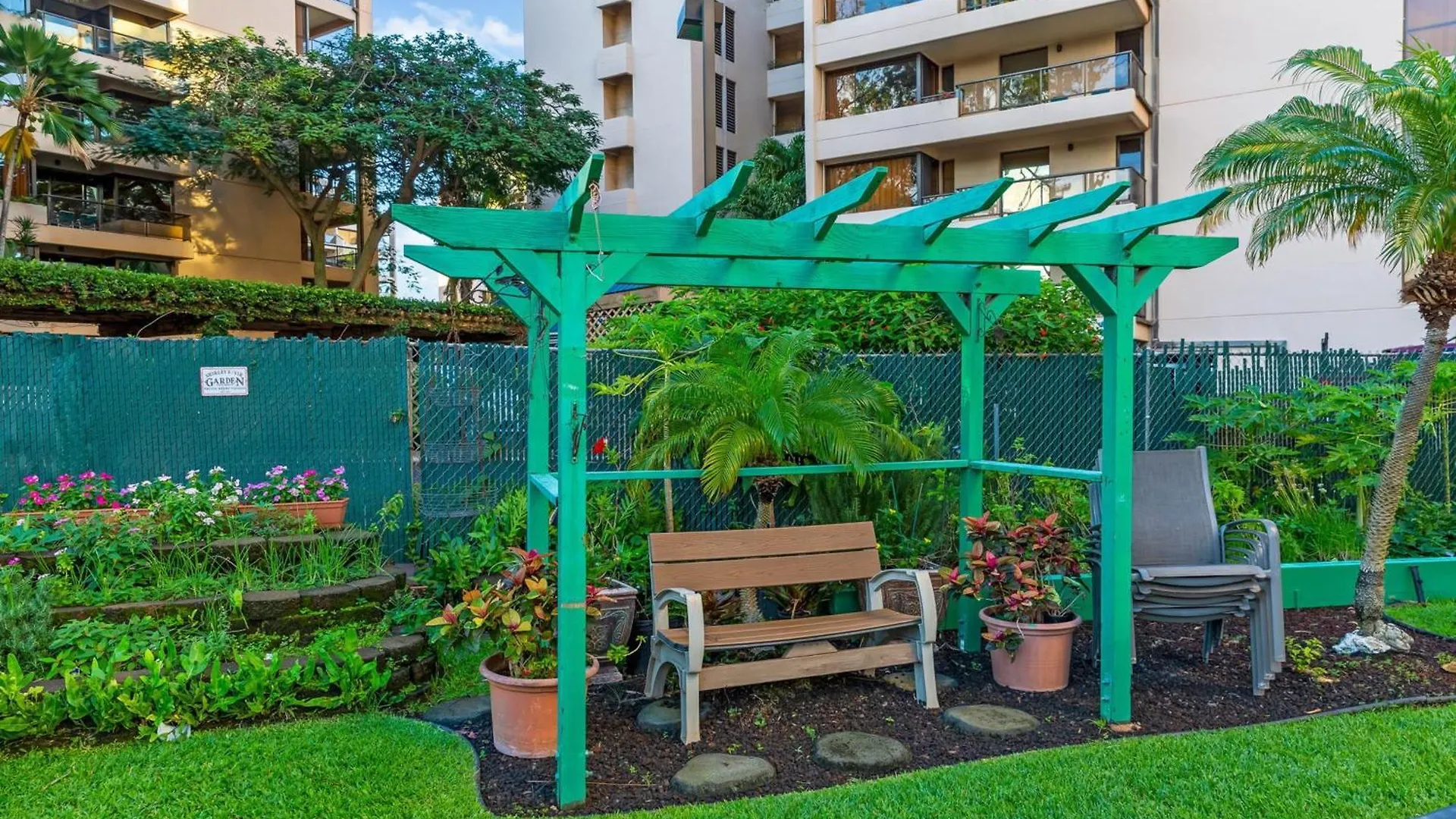 Valley Isle * Kahana
