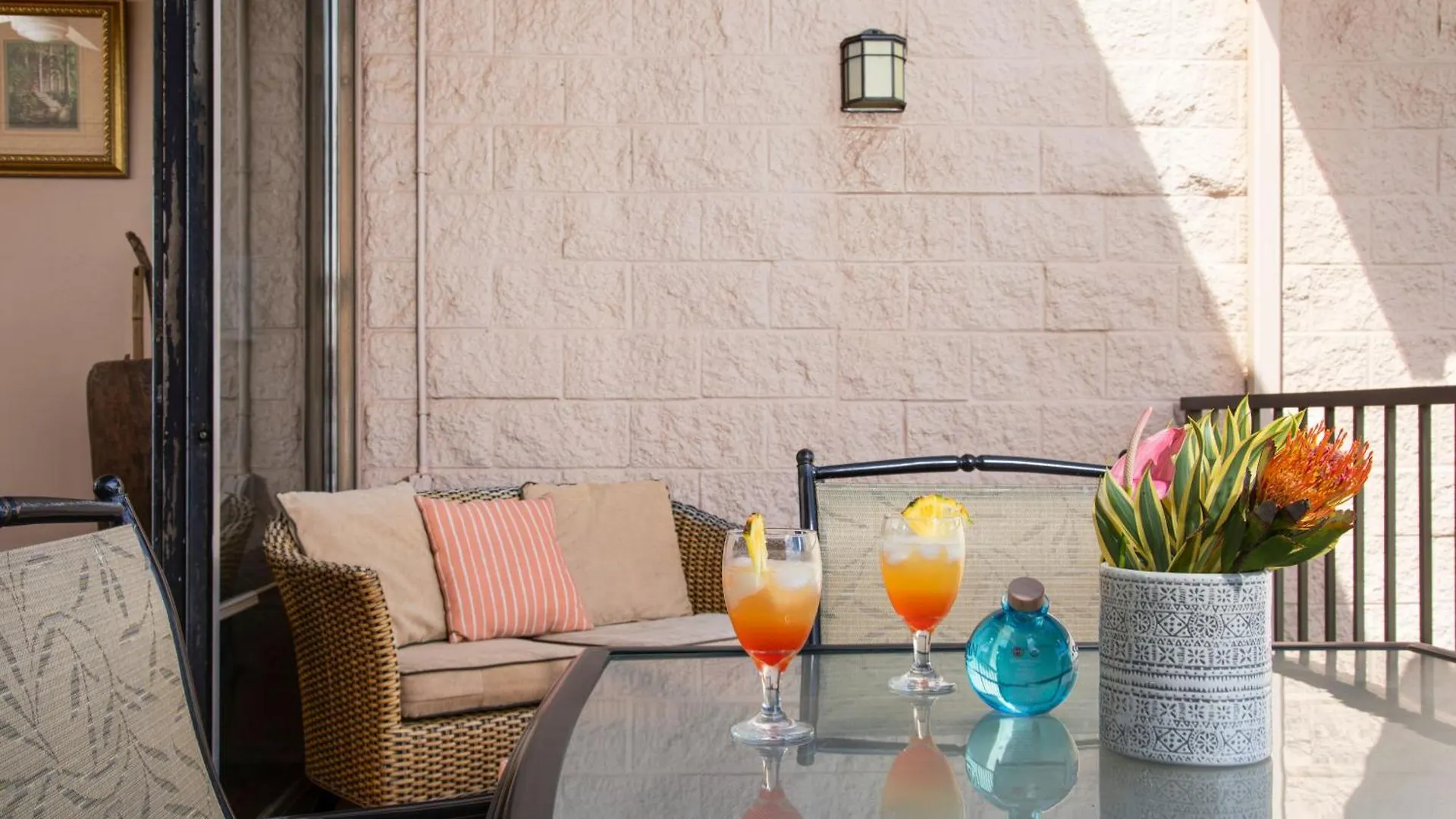 Apartment Charming Loft 2br With Free Parking & Near Beach! *