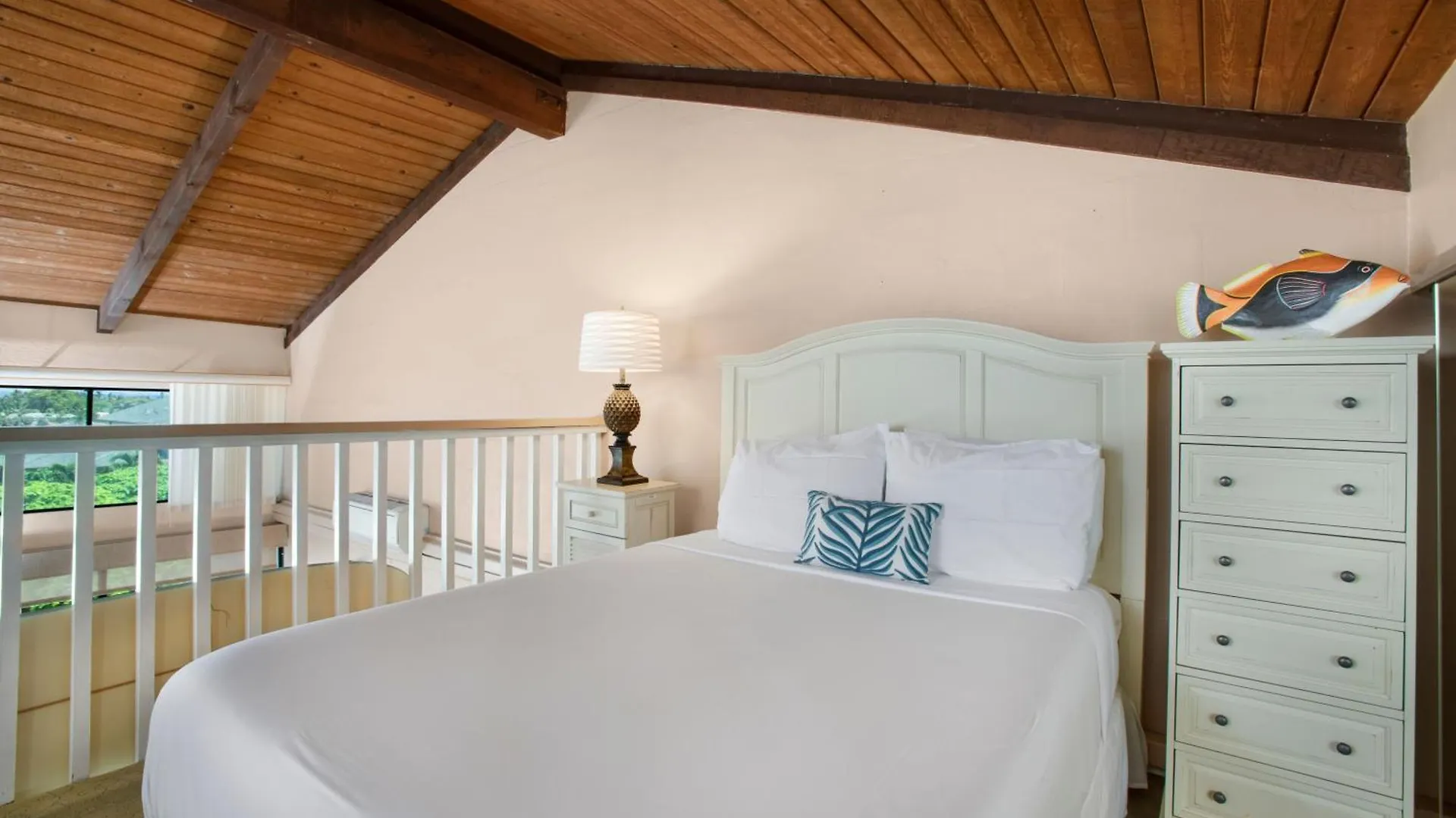 Apartment Charming Loft 2br With Free Parking & Near Beach! *