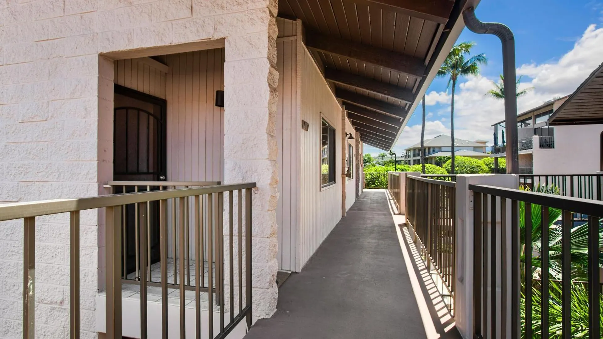 Apartment Charming Loft 2br With Free Parking & Near Beach!